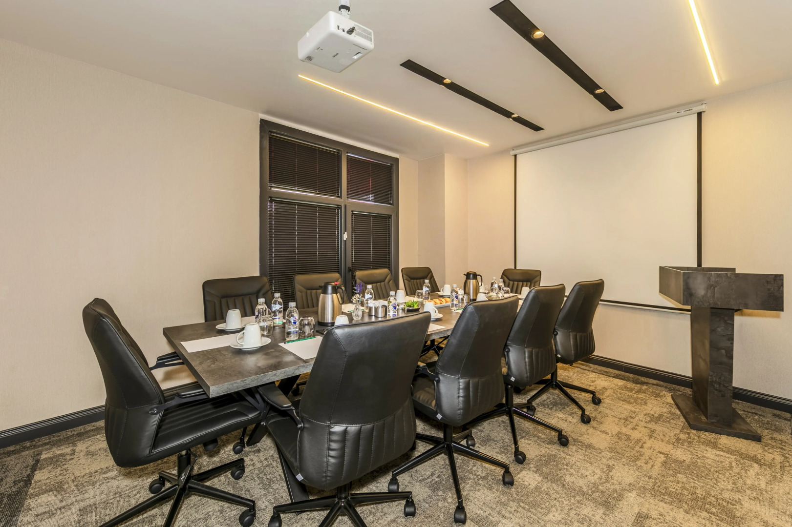 Hotel Elysian Airport