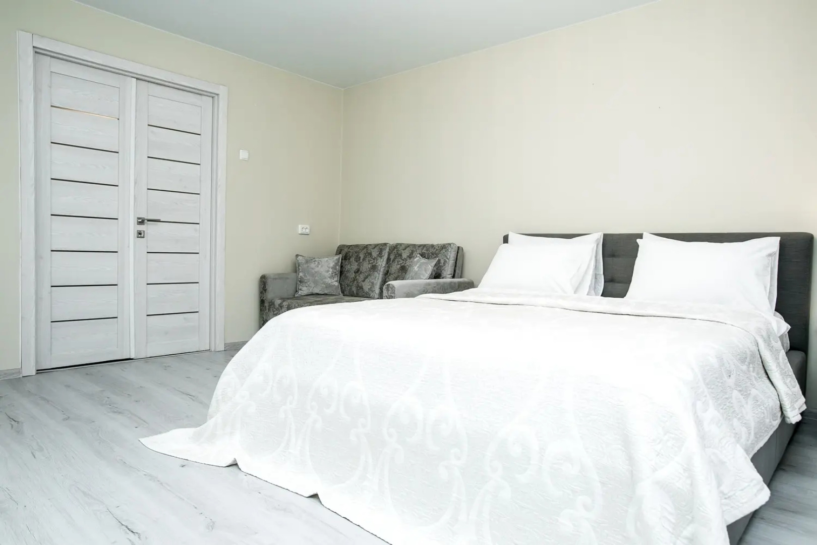 Апартаменты 4 комнатные Немига 6 Центр!