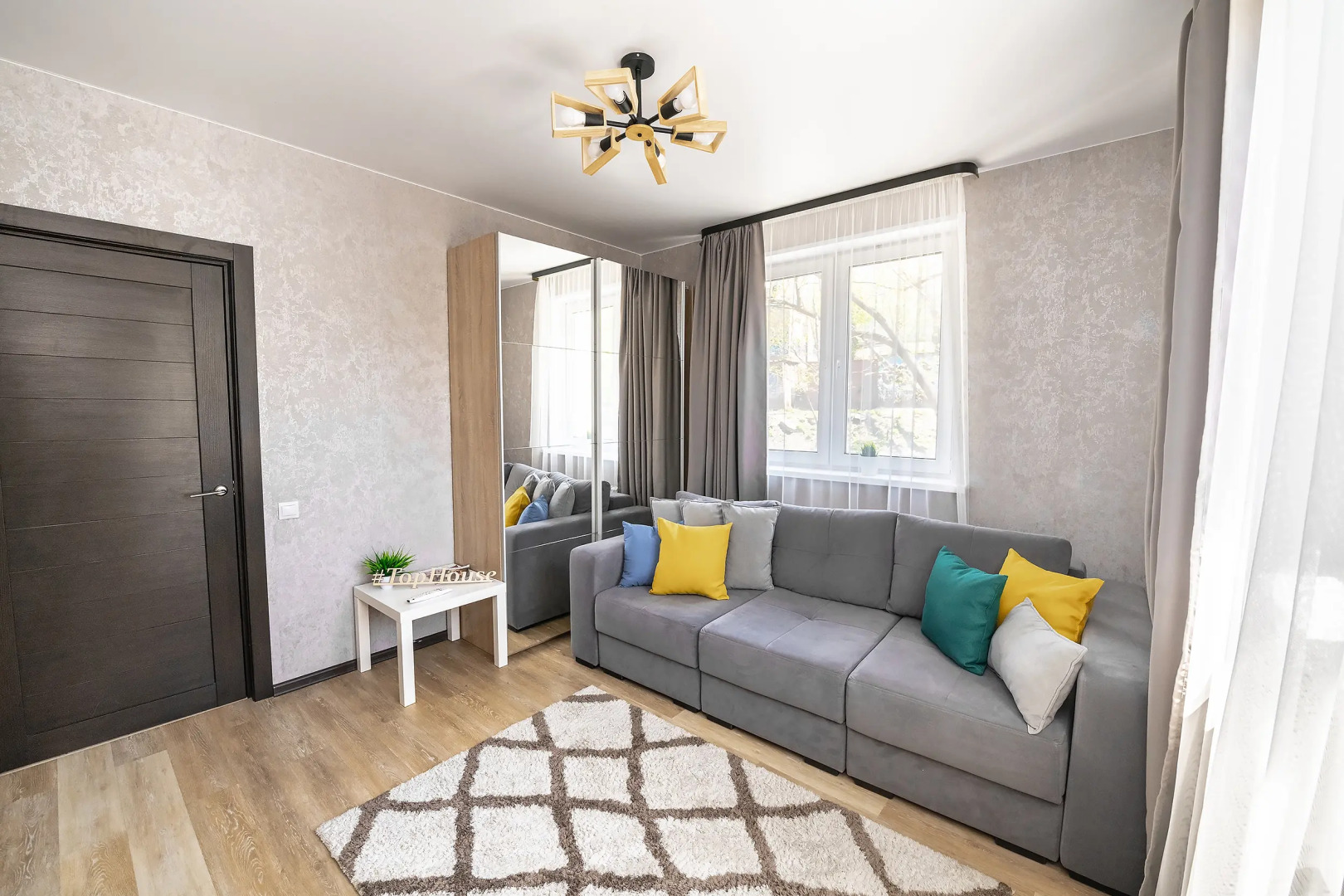 Апартаменты TopHouse на Можжевеловой 18, 2 этаж Двухкомнатные