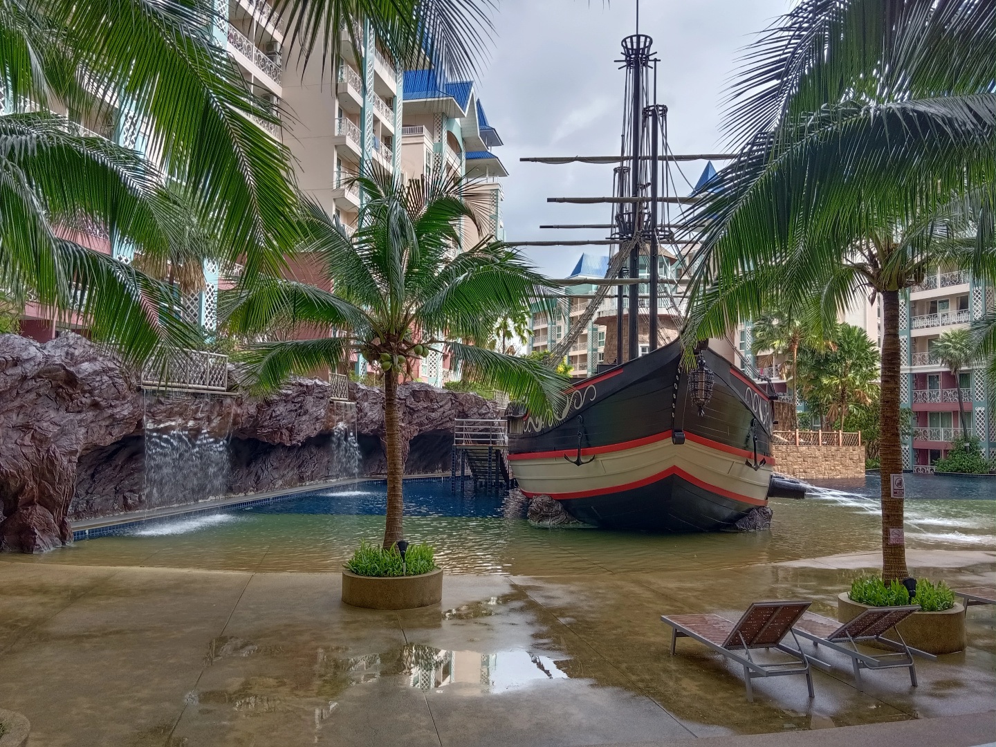 Апартаменты Grande Caribbean Condo