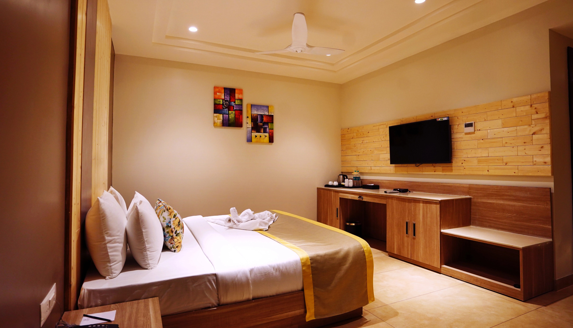 Отель Maplewood Premier