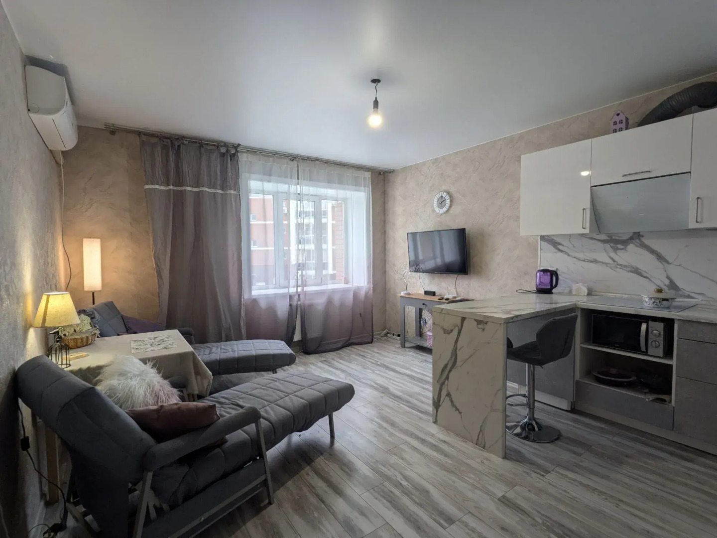 Квартира с Большой Кухней-гостиной