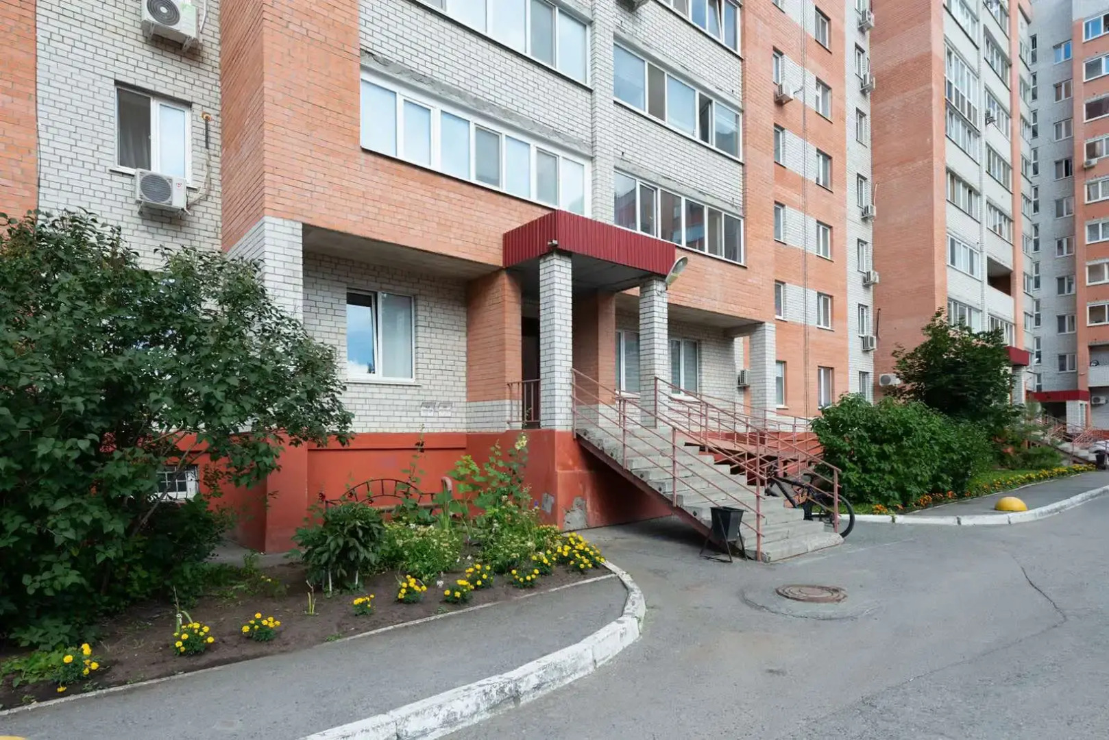 Апартаменты Сапфир с закрытым двором, рядом с ТЦ Остров, Мать и дитя