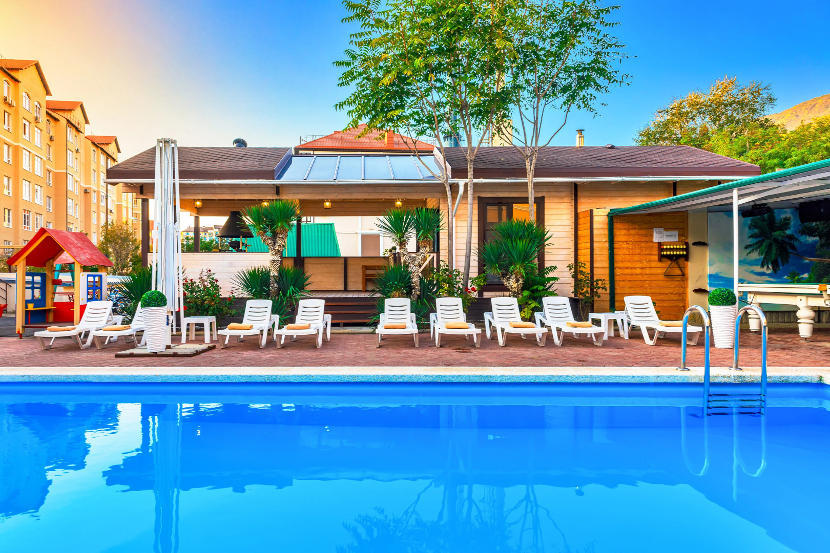 Отель Атлас