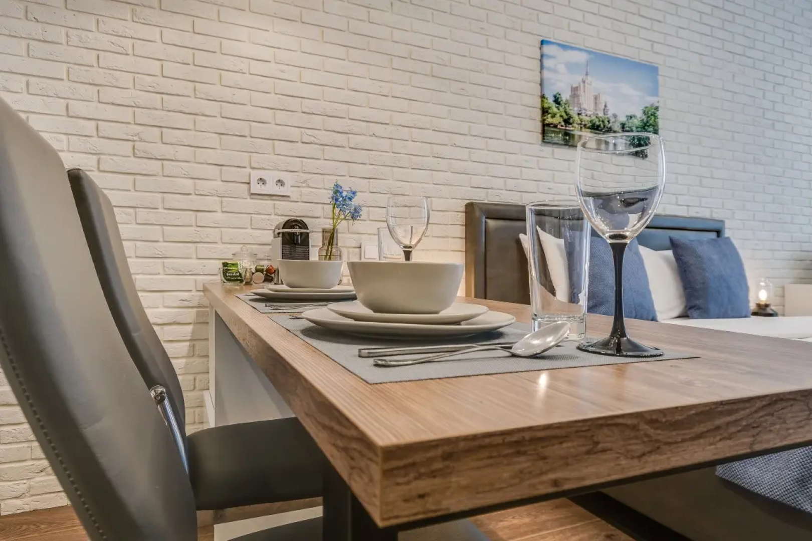 Апартаменты Улучшенные с Балконом и Видом на Парк Business Apartments