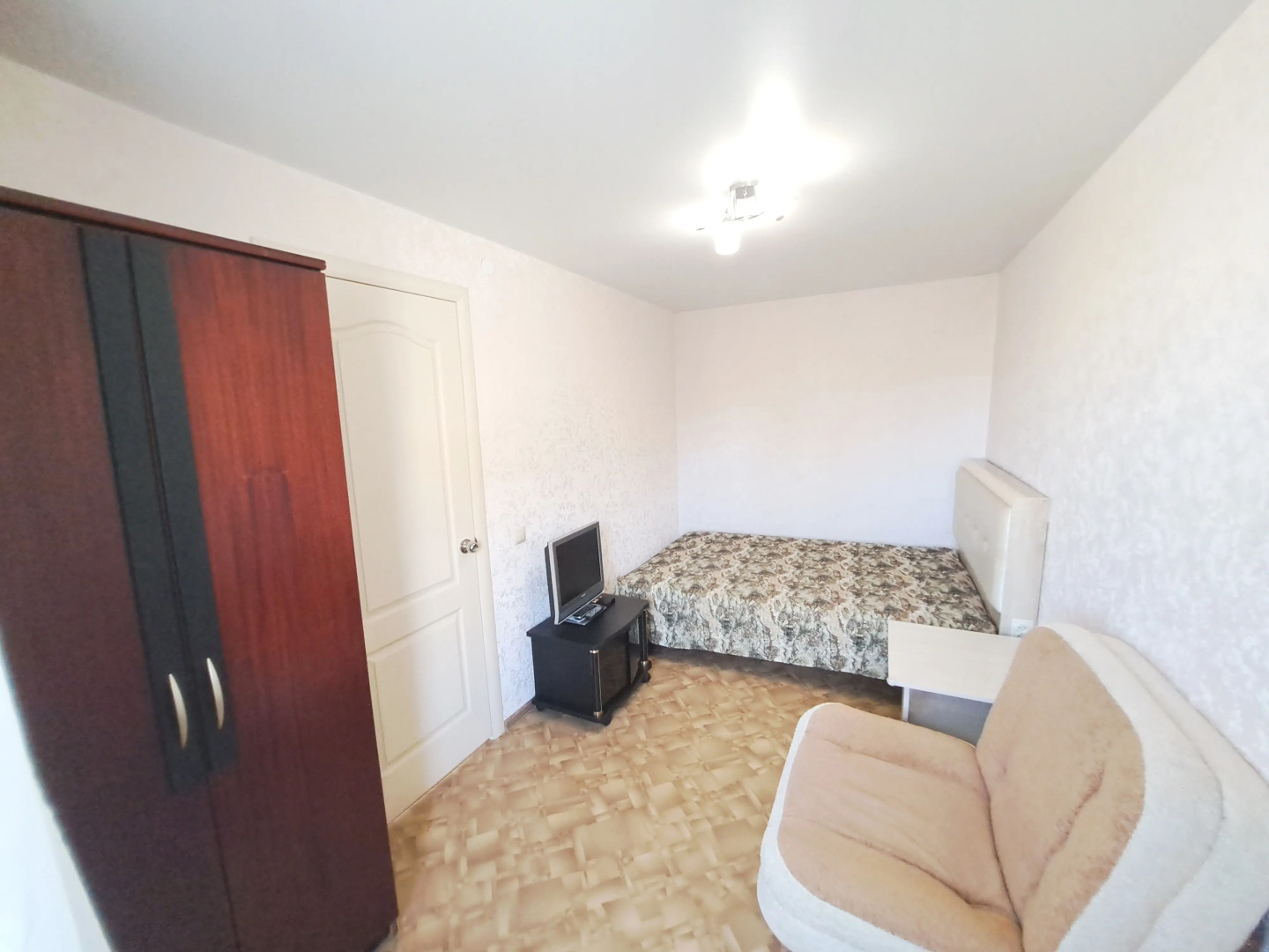 Квартира Двухкомнатная Проспект Комсомольский 15