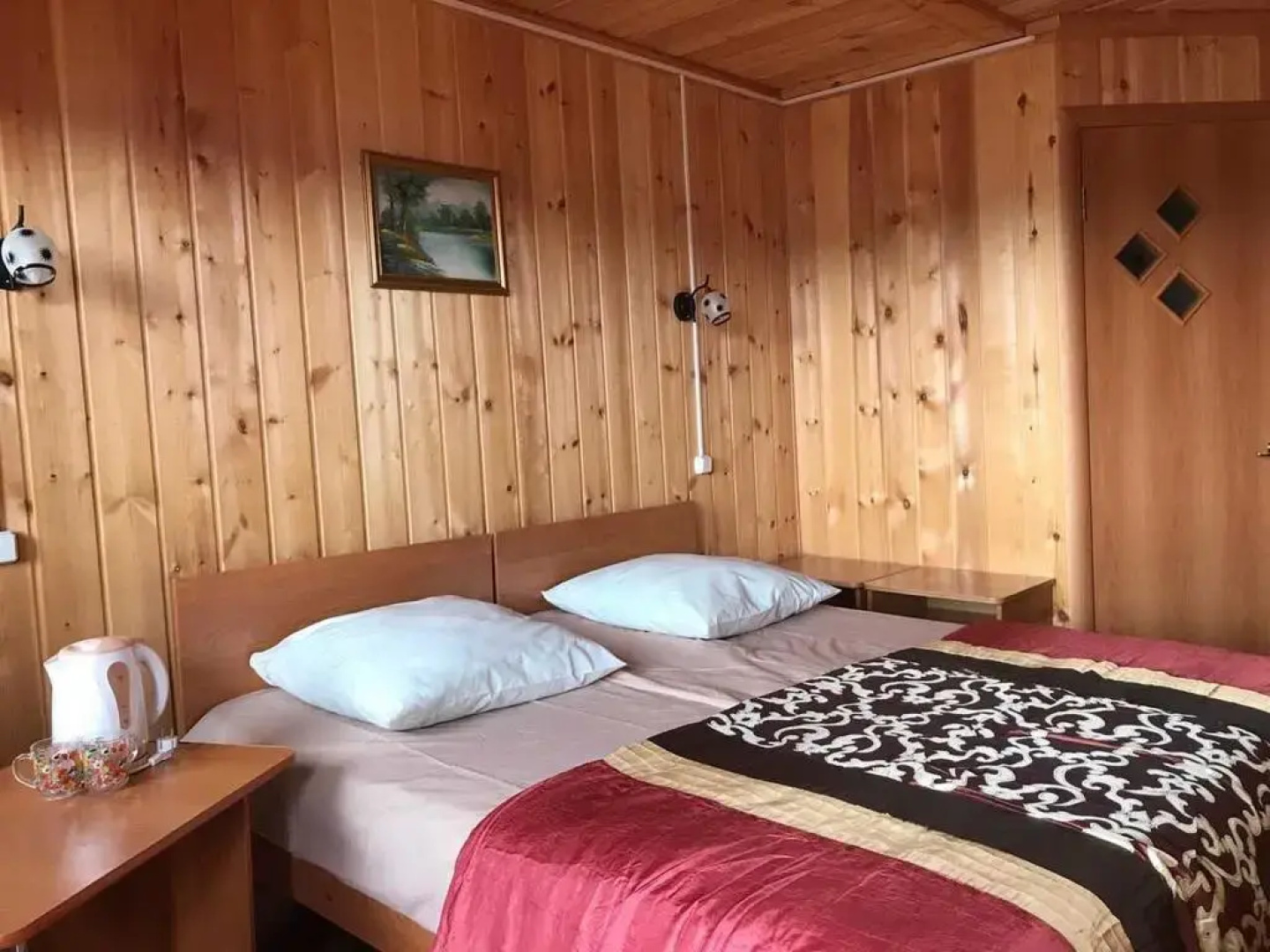 Алдартай Отель