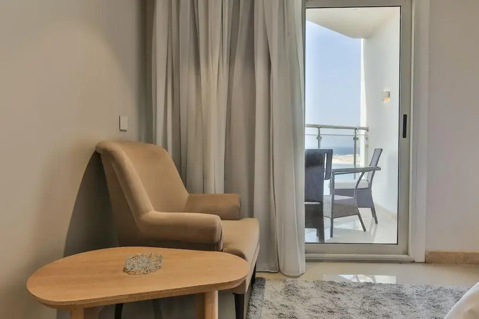 Отель Triumph White Sands