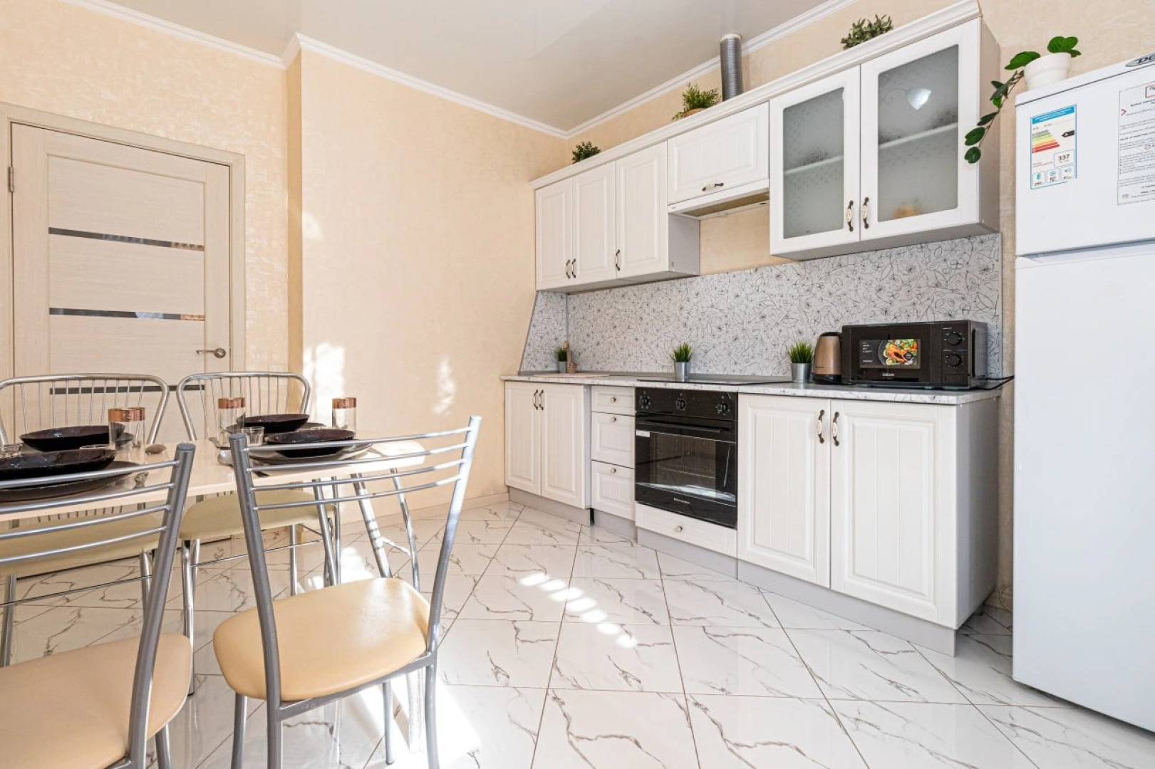 Апартаменты с Новым Ремонтом Возле Парка Галицкого