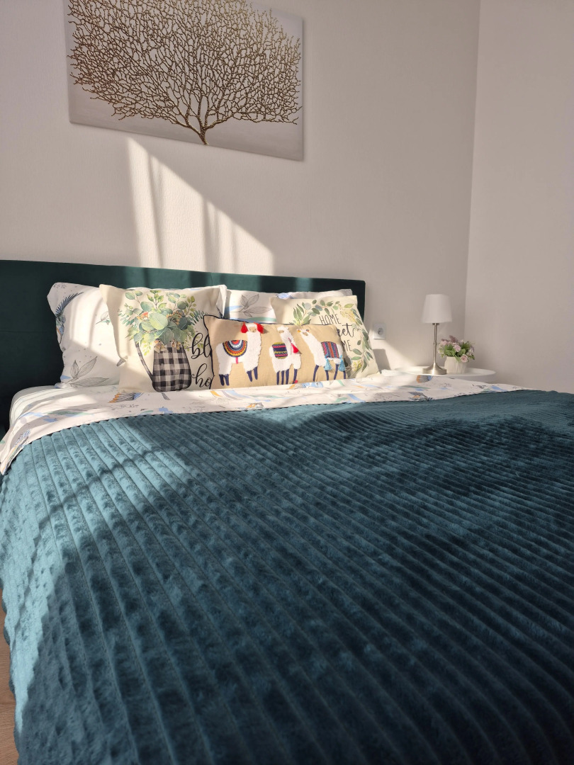 Квартира 1 комнатная улица Лучистая 8