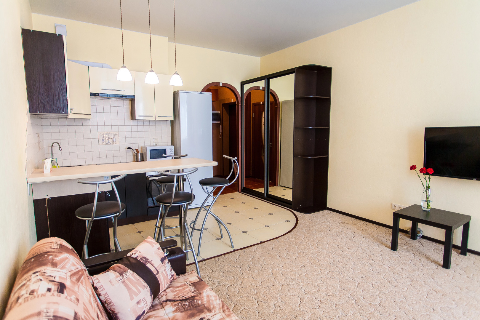 Апартаменты Просторная Студия у Метро Московская