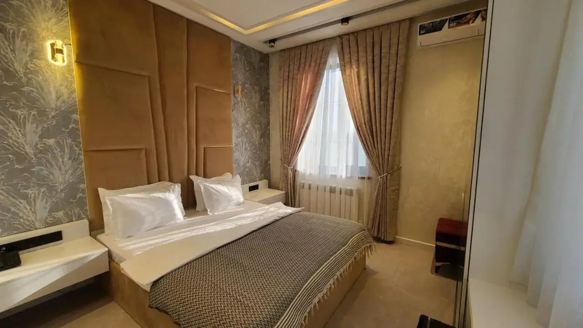 Отель Shedevr Plaza