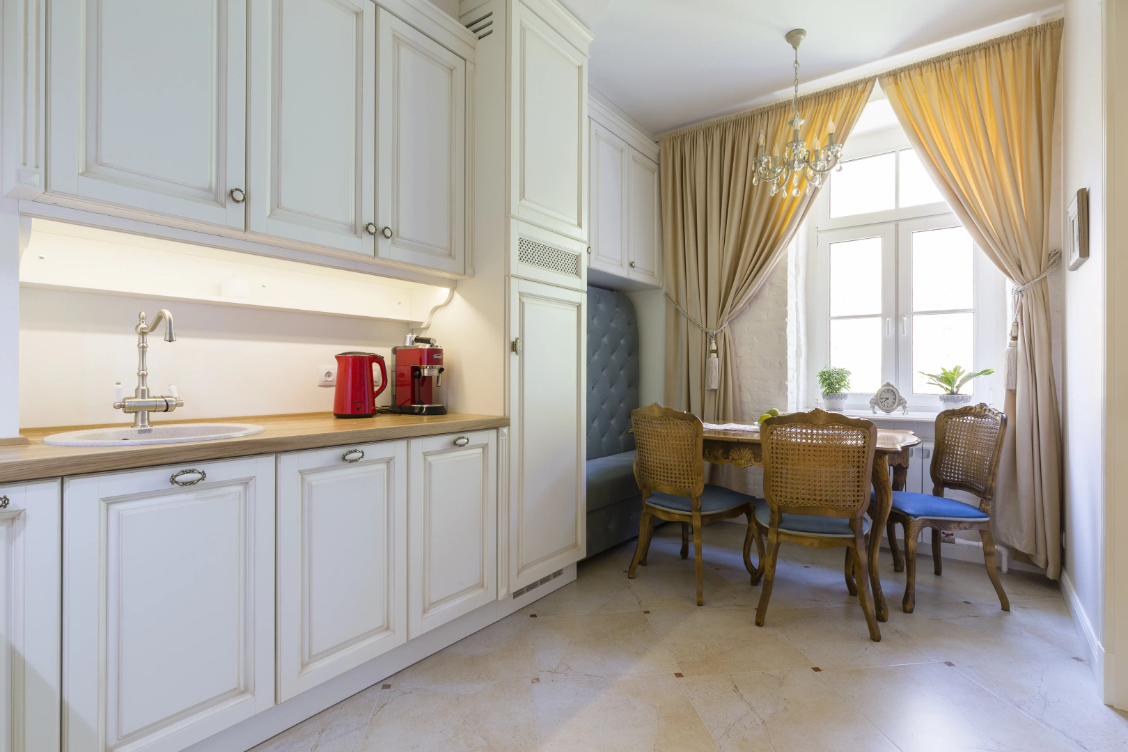 Апартаменты Life Inn near Kazan Cathedral
