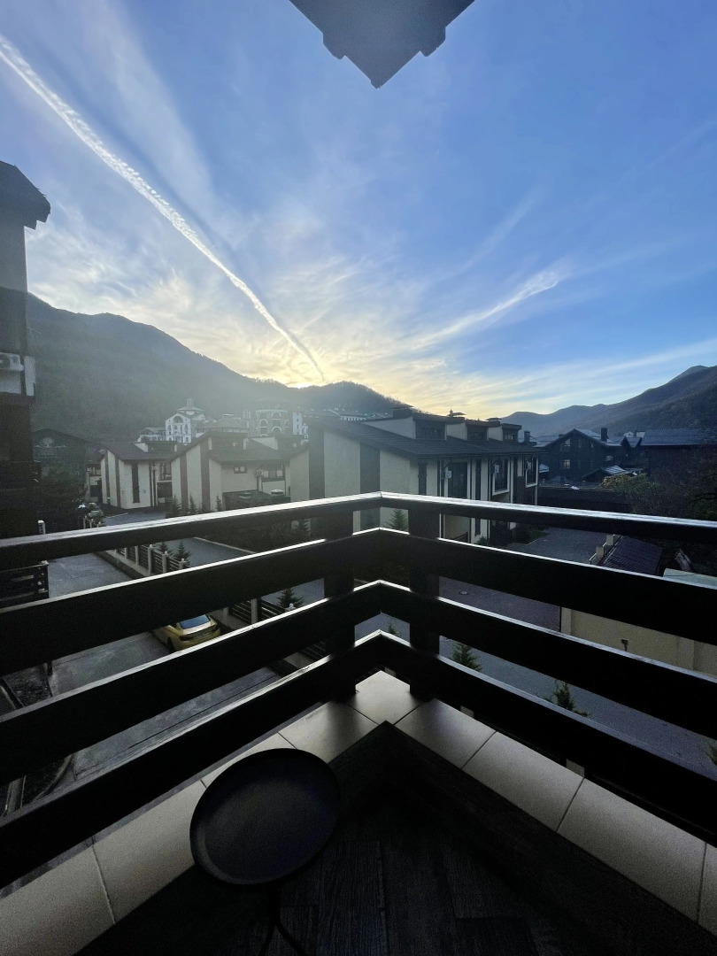 Квартира Огромная трехкомнатная квартира напротив подъемника