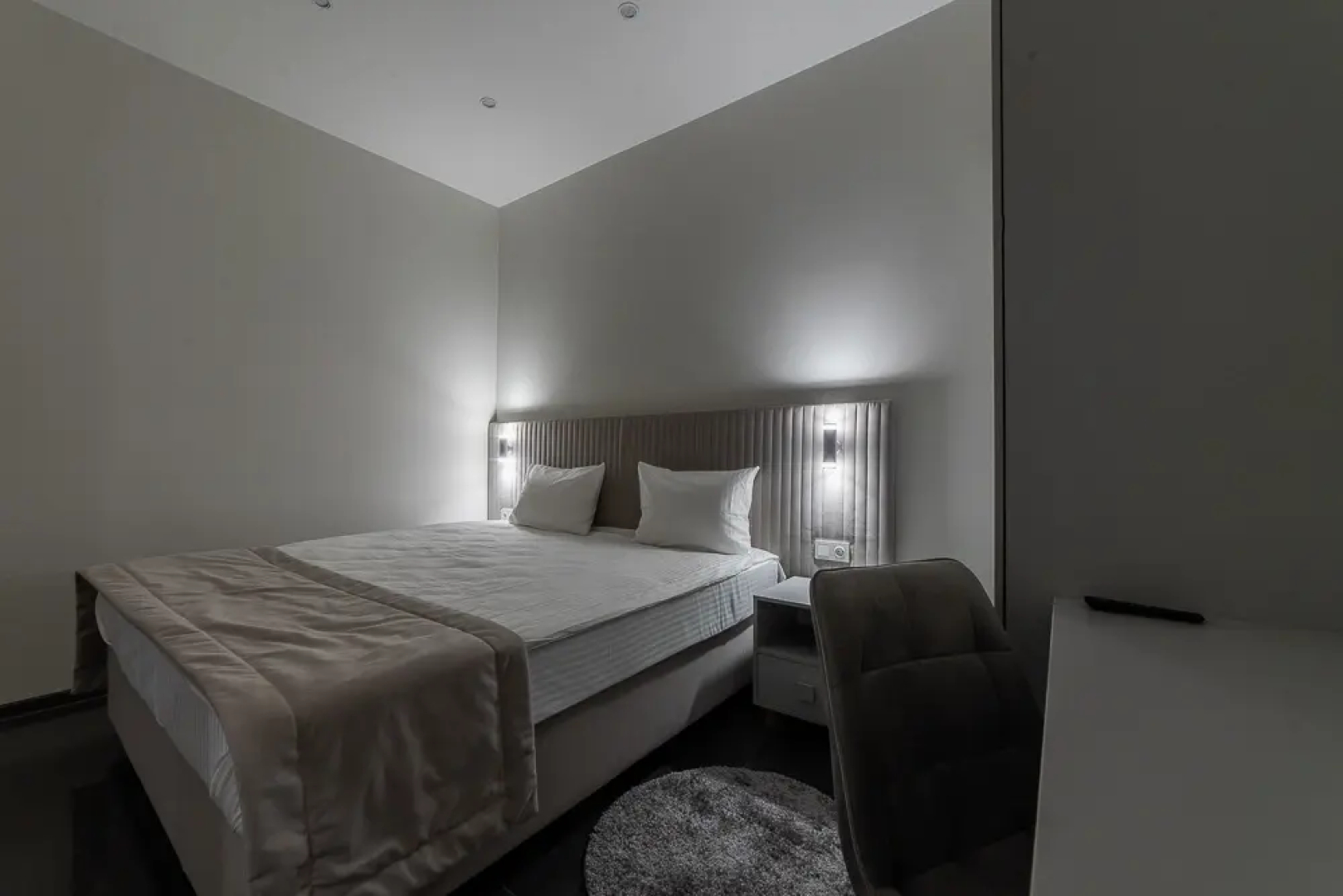 Апартаменты на Коммуны 2