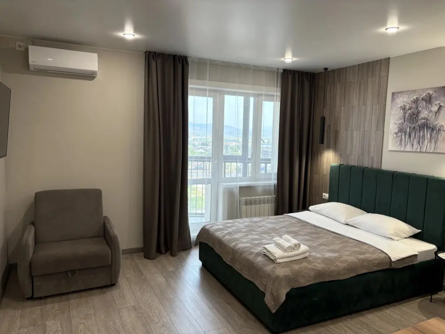 Апартаменты на Смолина, 61 (Loft-studio)