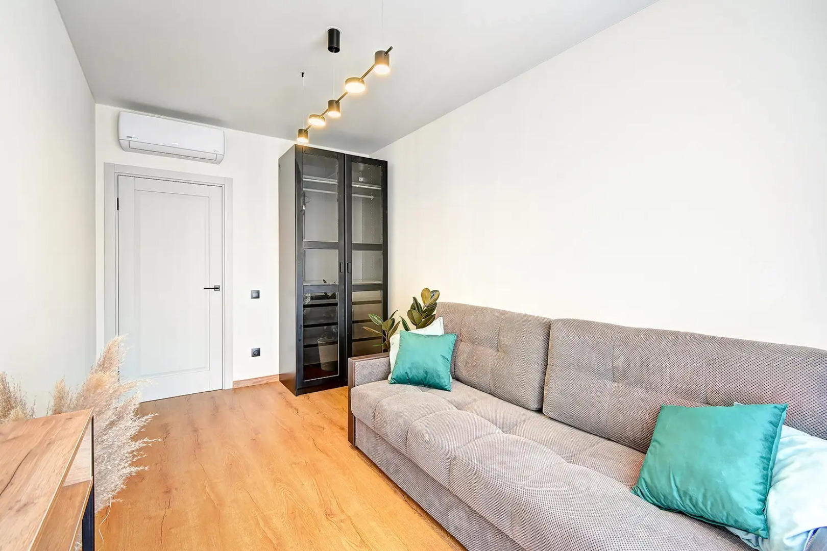 Квартира на 1й линия от моря большая комфортная