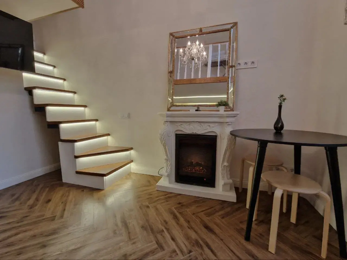 Апартаменты ZenApart с джакузи и камином