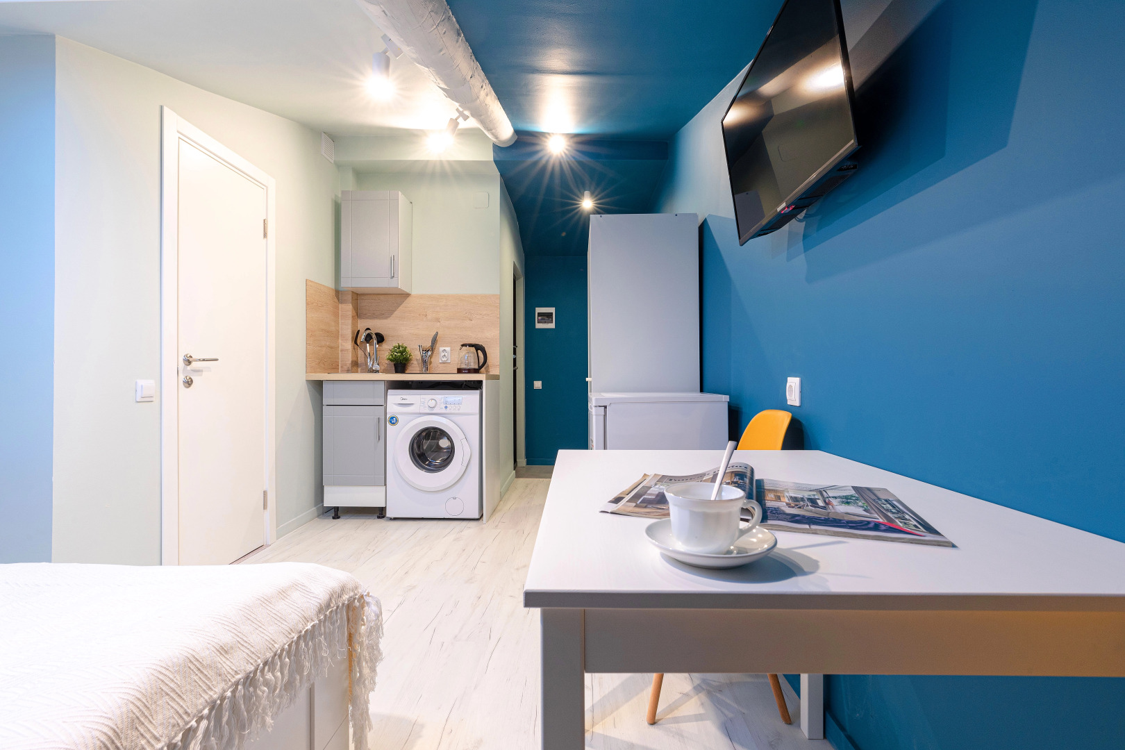 Апартаменты в мансарде LeoHotels на Лоцманской, 20