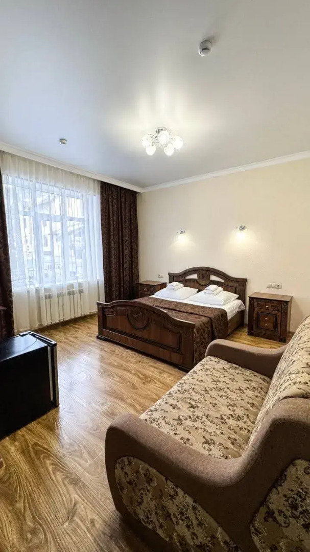 Отель Кавказ