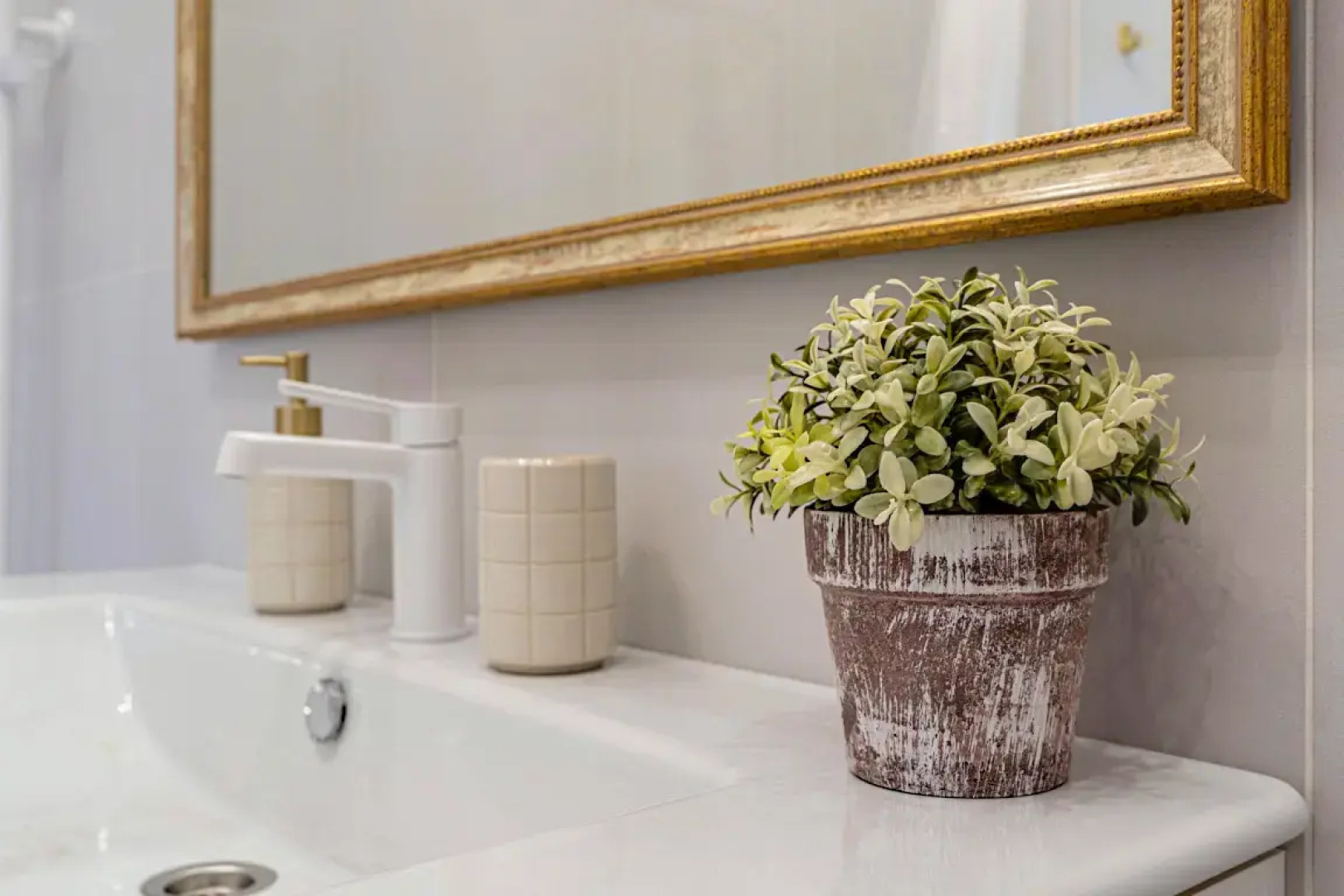 Квартира Хризантема