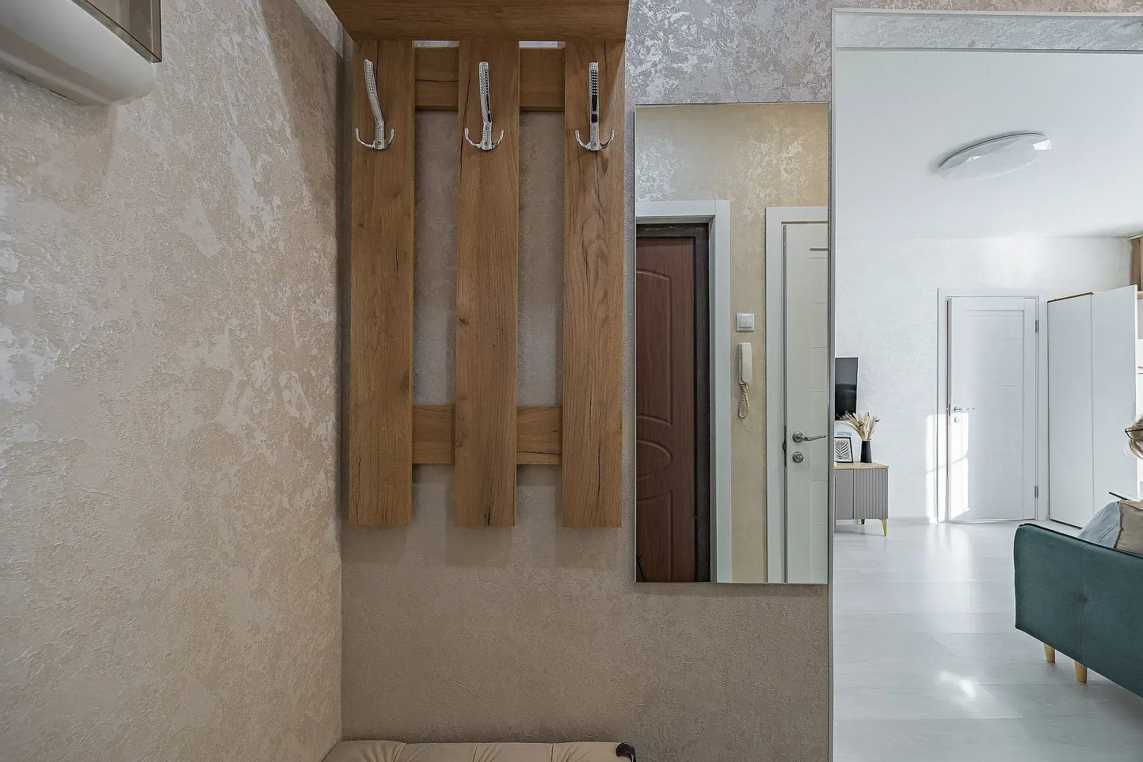 Квартира Светлая на центральной площади до 6 человек