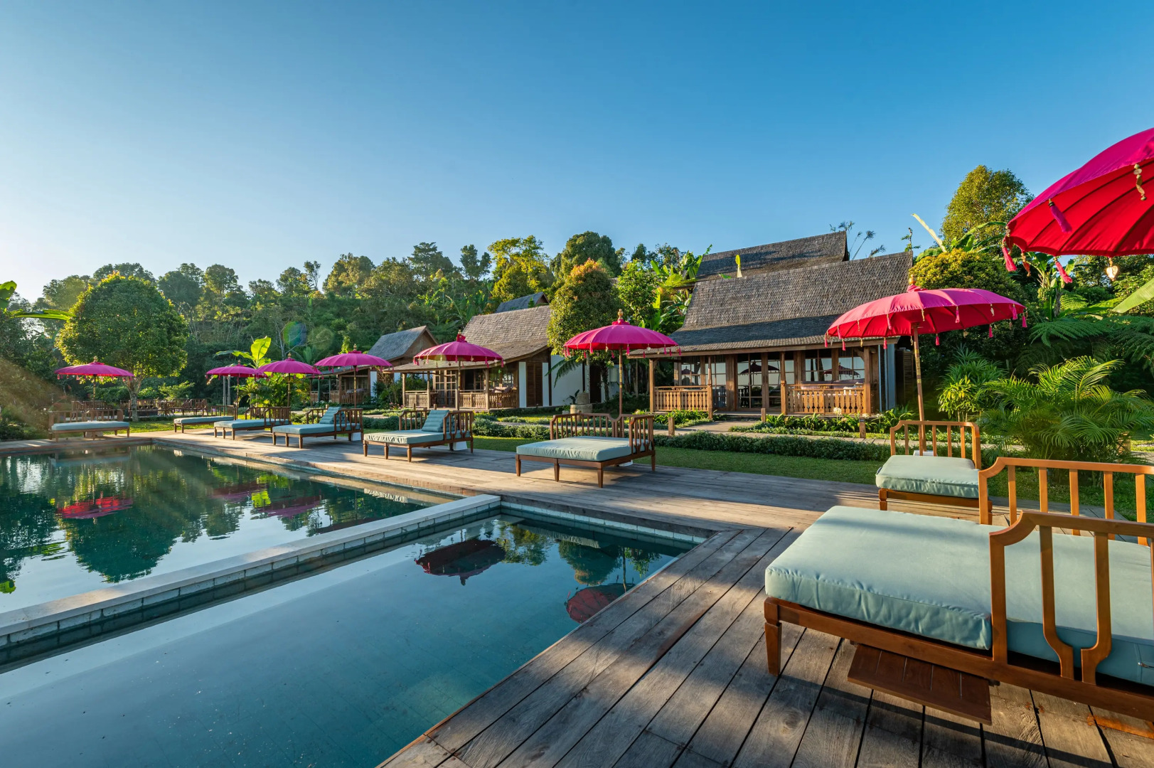 Курортный отель Resort Umah  Lusa