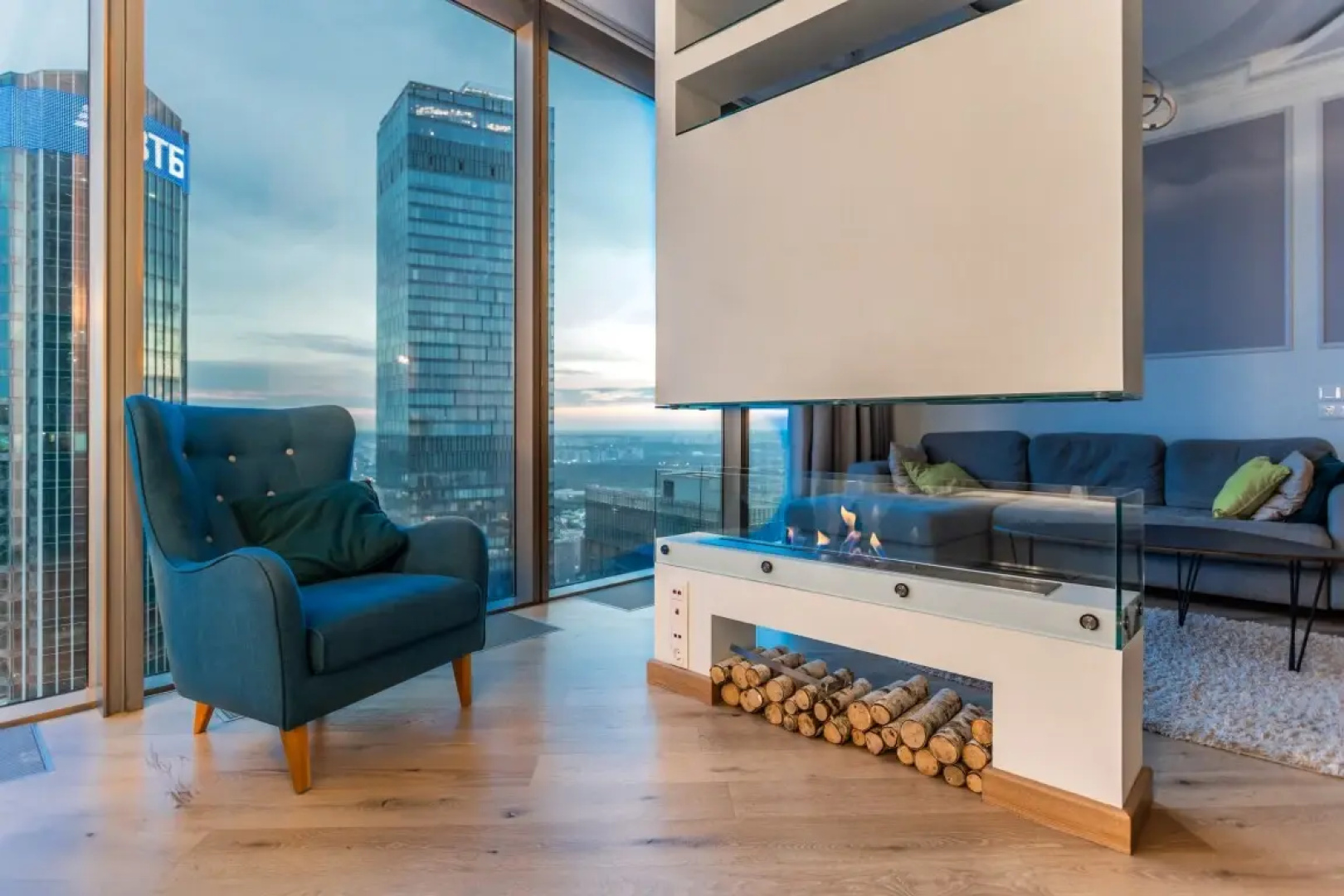 Romantic apart on 71 floor