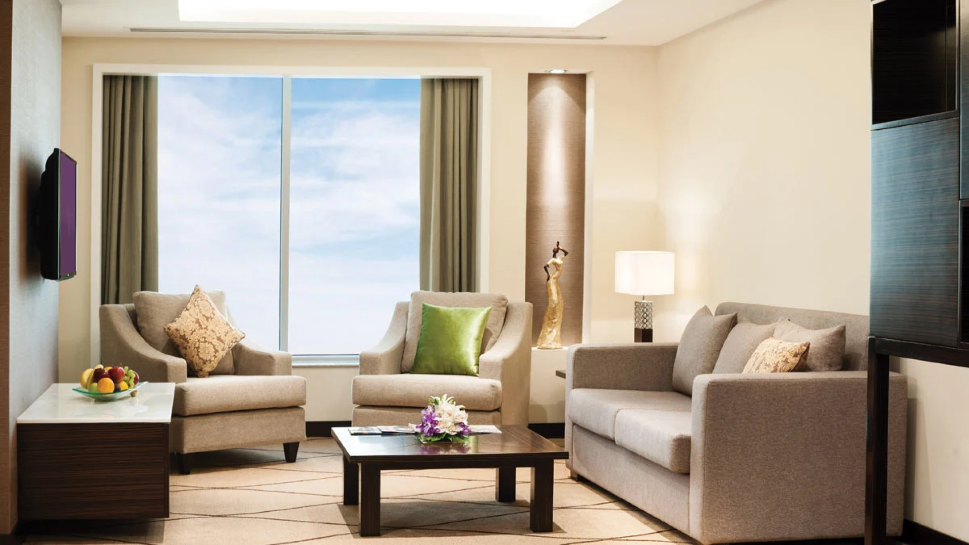 Carlton Downtown Hotel