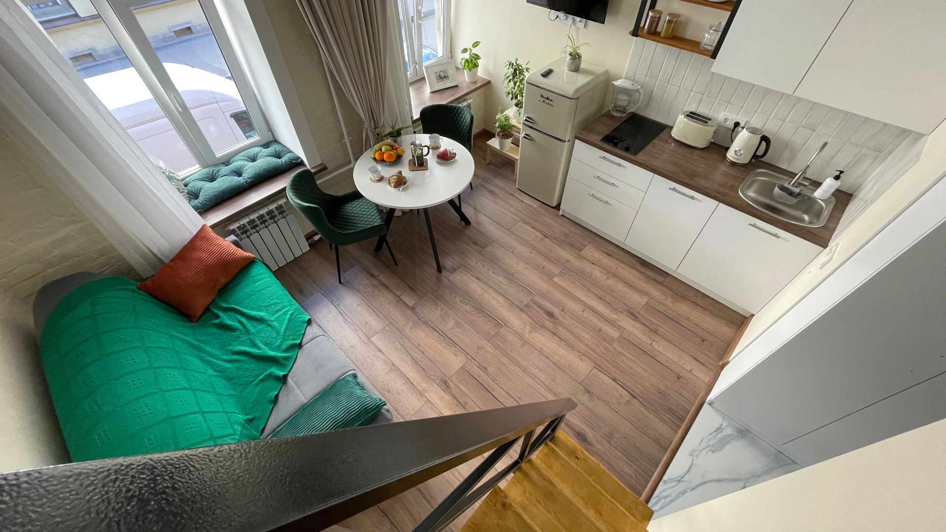 Квартира Уютная двухуровневая студия на Петроградке