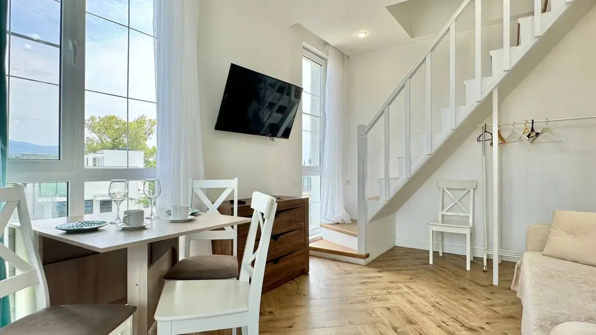 Квартиры с балконами и видом на горы на Мелетяна 5а 2