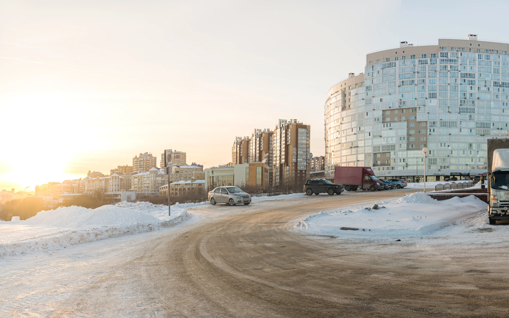 Квартира 1-к у залива на Маркова 8/2 от RentAp, 4 сп.места