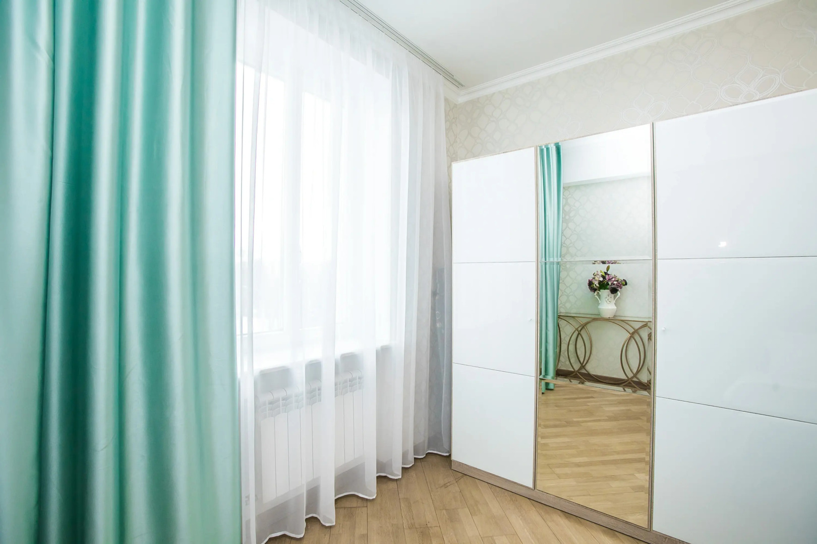 Апартаменты 3 комнатные Интернациональная 2 Центр города