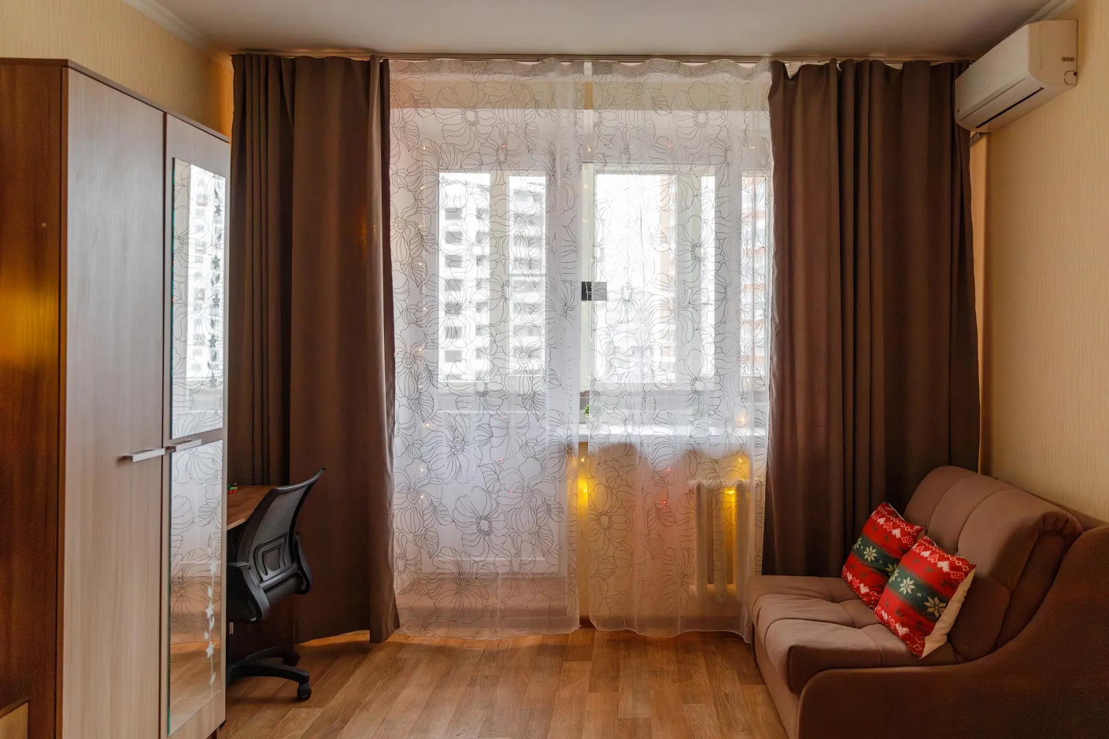 Квартира PrezentHaus на Карла Маркса 175k3 k19