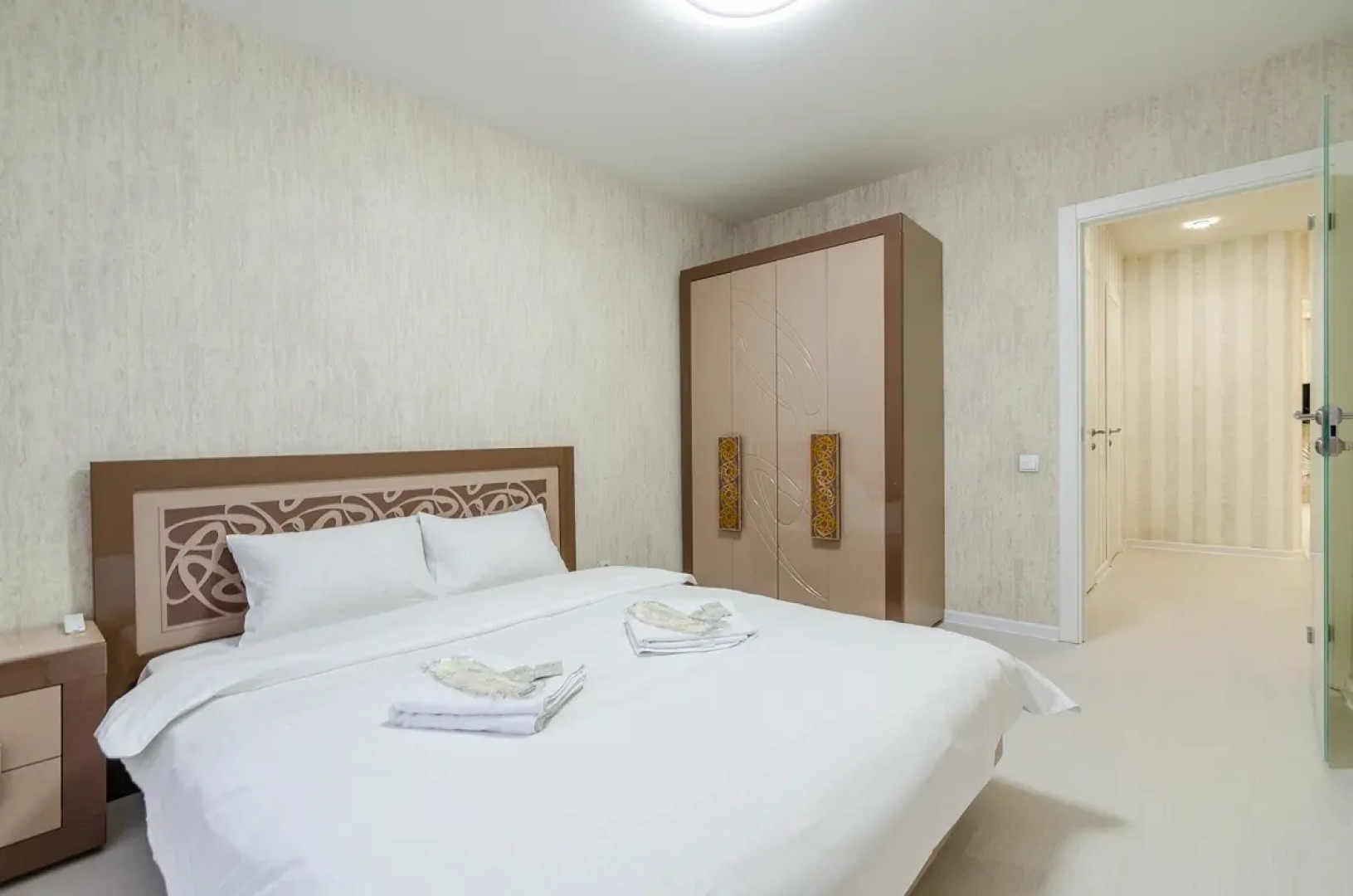 Апартаменты "Белоснежная 2 комнатная на Франко"