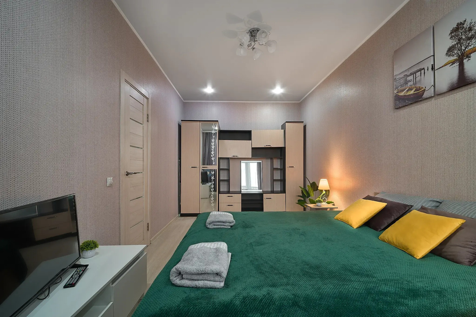 Квартира Однокомнатная с кроватью и диваном