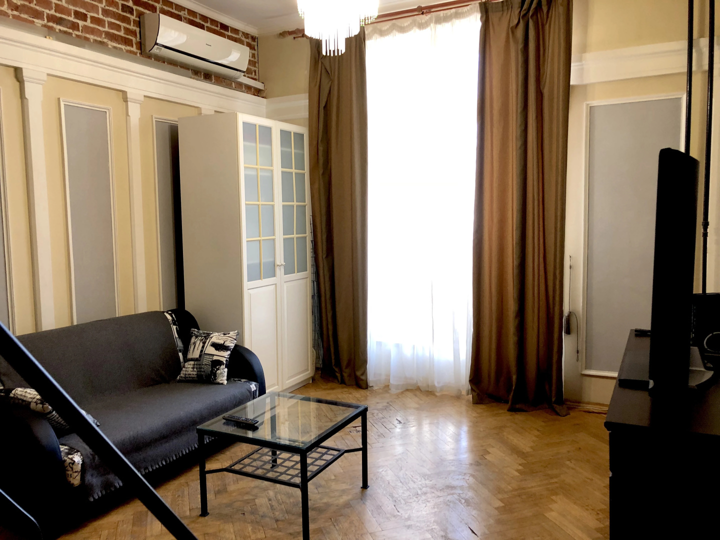 Квартира Antic Style Apartments