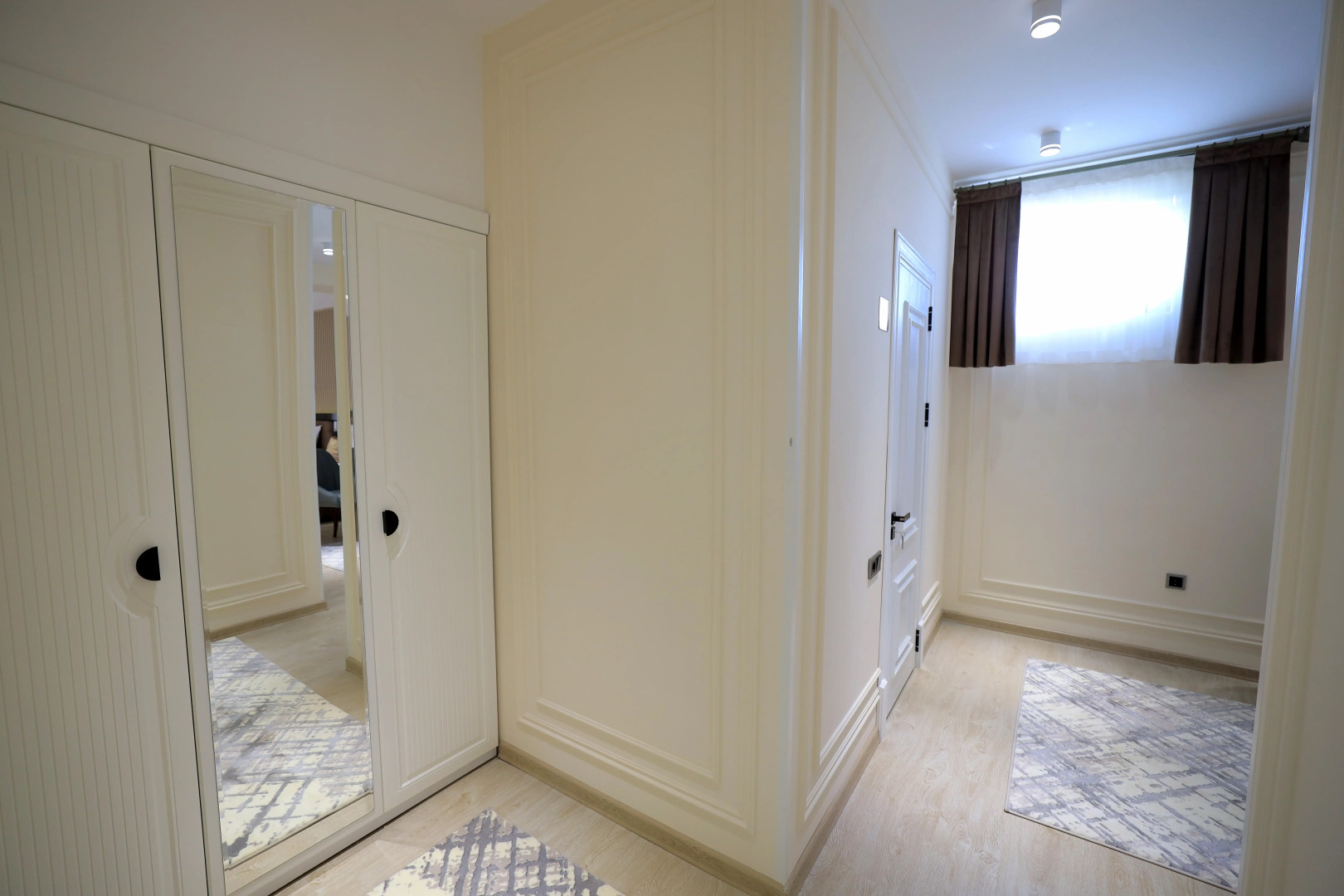 Отель AMIR PLAZA