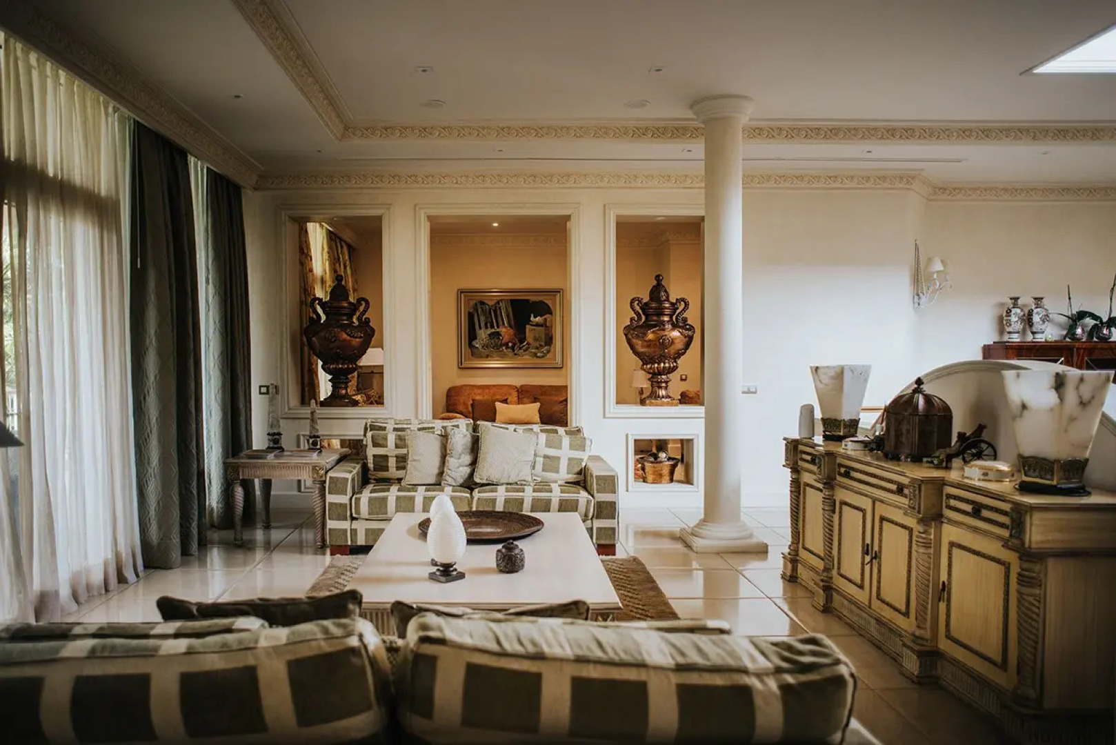 Luxury King Villa Apartments