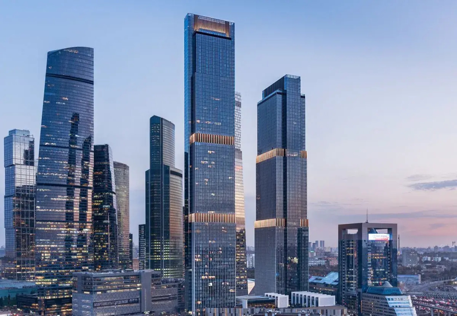 Квартира с роскошным интерьером и великолепным видом на город