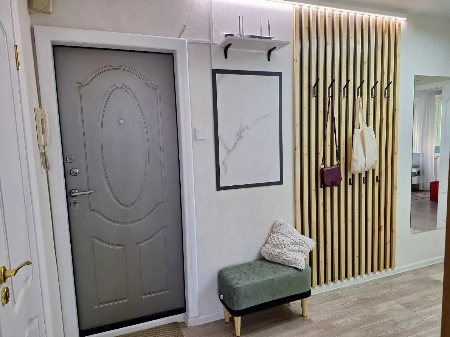 Квартира новая до 4+2 человек "Версаль апартмент"