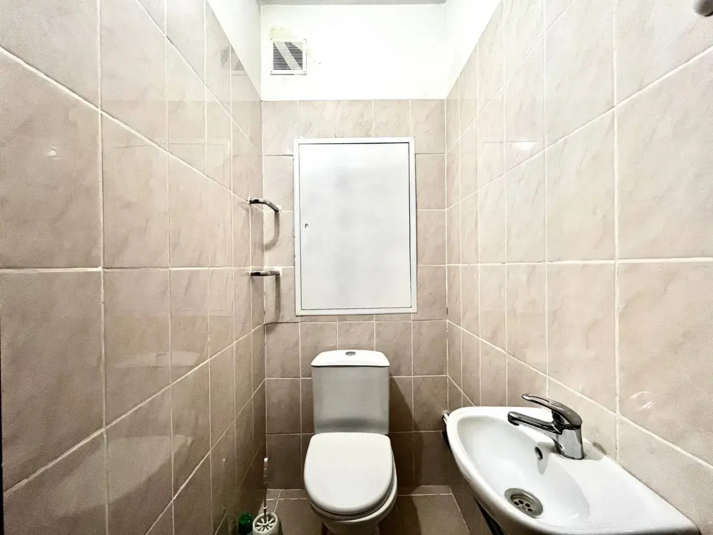 Квартира ШИКАРНАЯ КВАРТИРА С ПРОСТОРНОЙ ЛОДЖИЕЙ