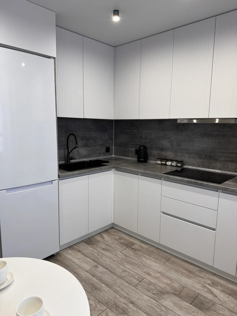 1-к. квартира на Базарной площади с видом на пруд, 30 м², 22 этаж