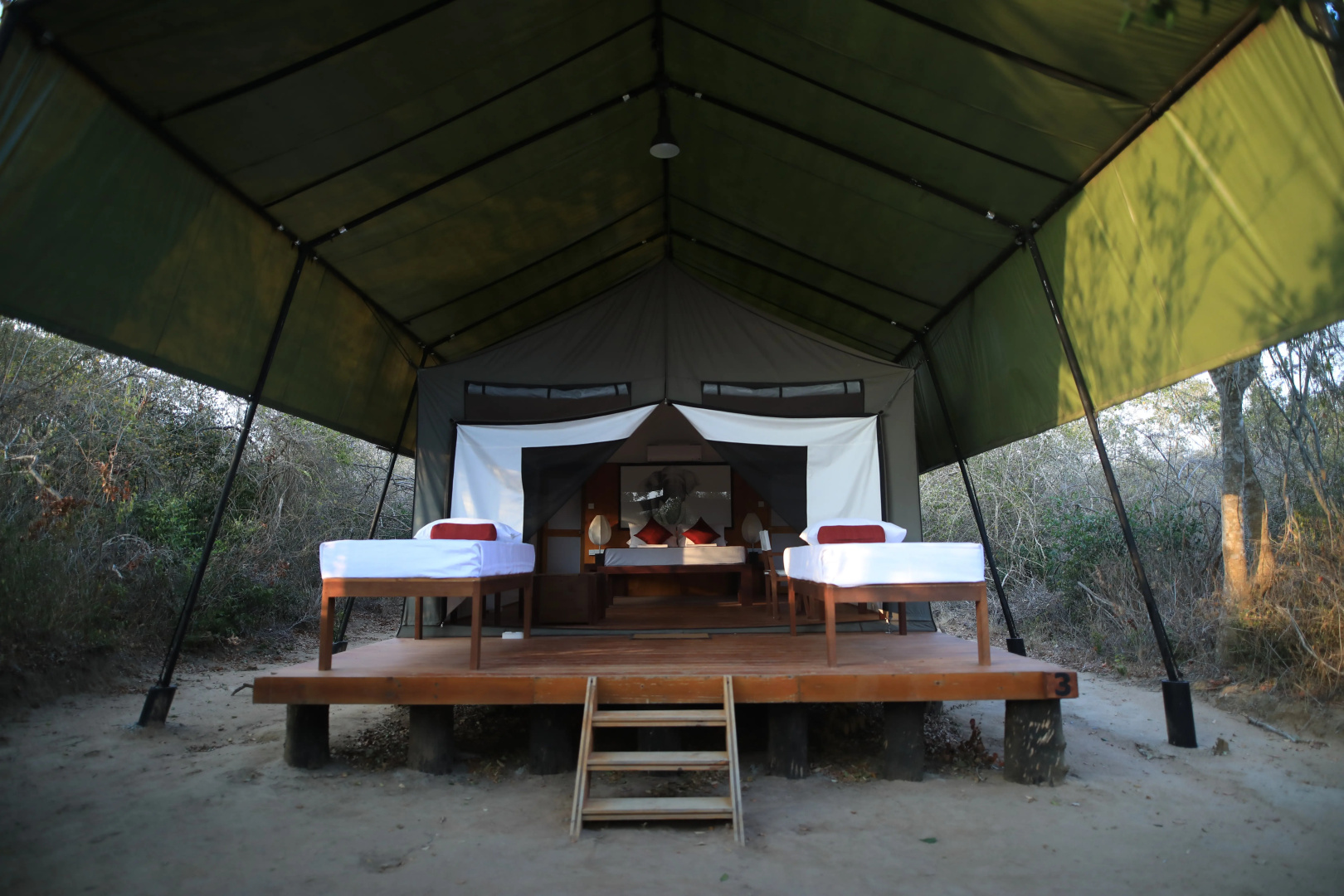 Topan Yala – Luxury Tented Safari