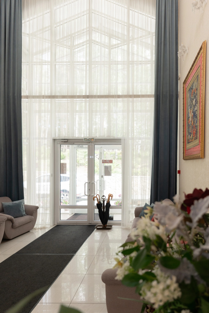 Отель Талес