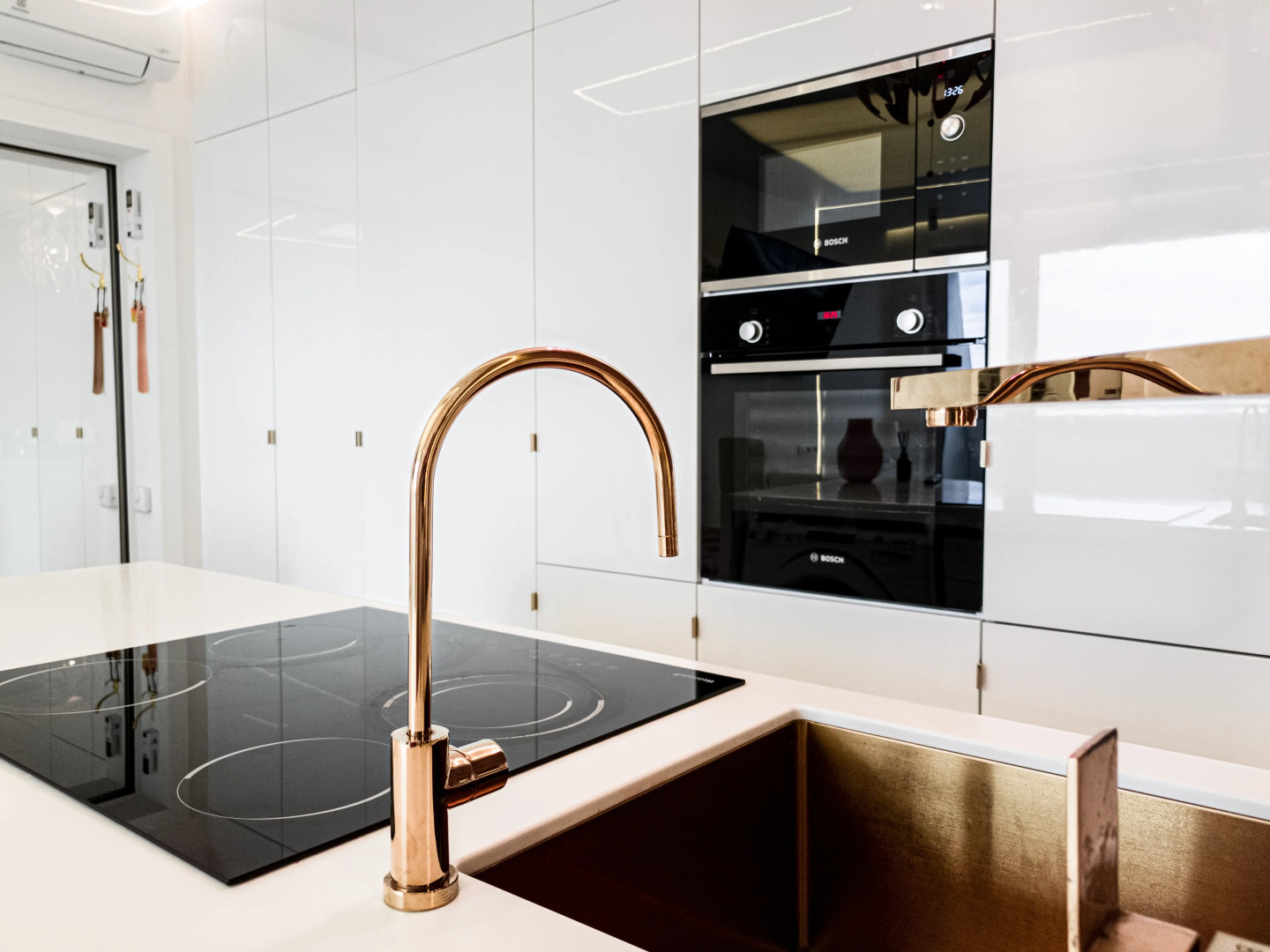 Апартаменты 18 этаж,студия 36кв.м,джакузи,балкон,вид на Волгу,новый дом,самый центр,вокзал пешком