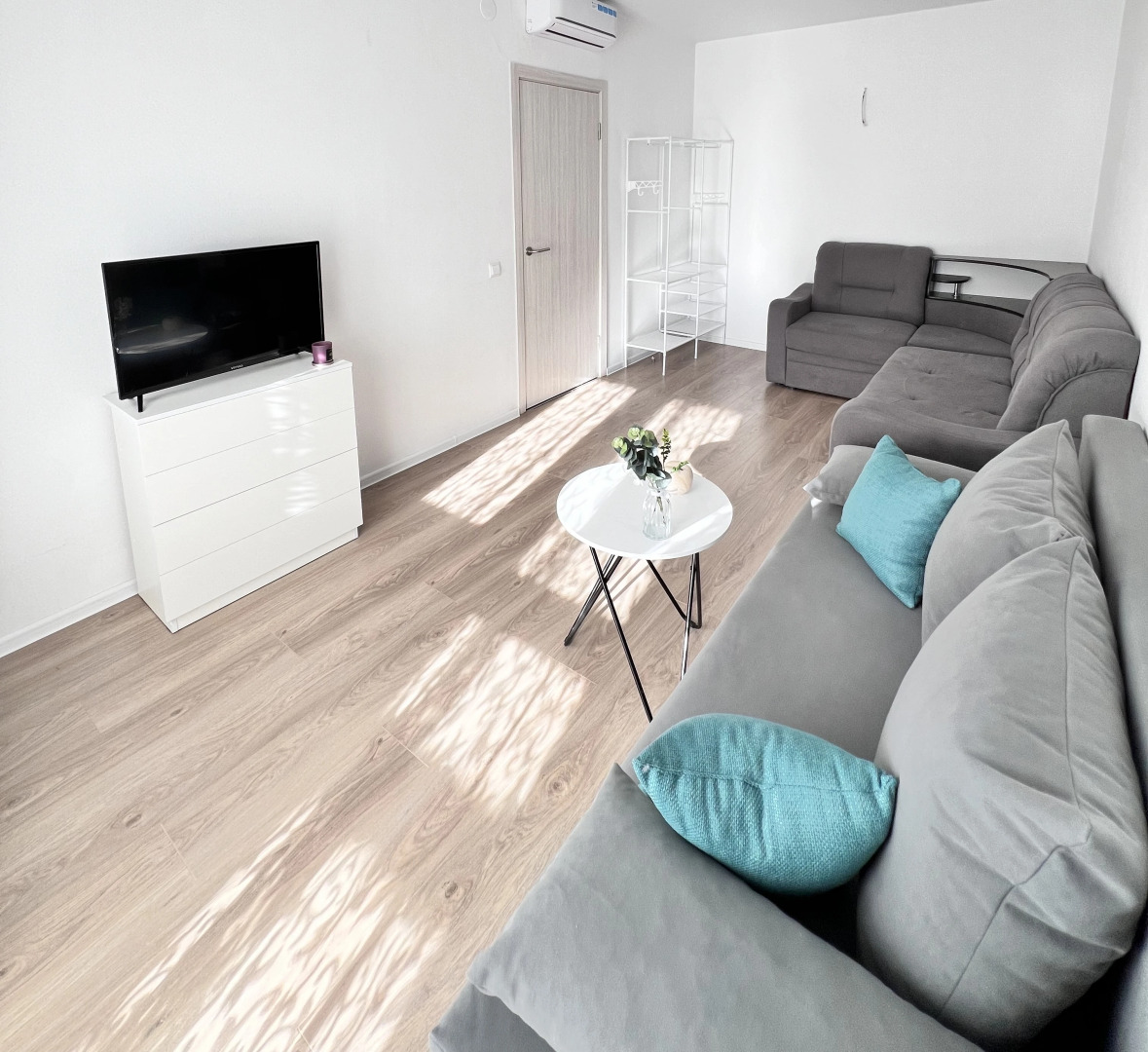 Квартира Двухкомнатная Ботаника