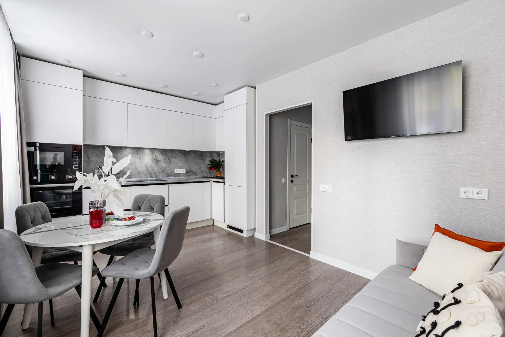 Апартаменты TatAparts оранжевая идиллия в современной студии