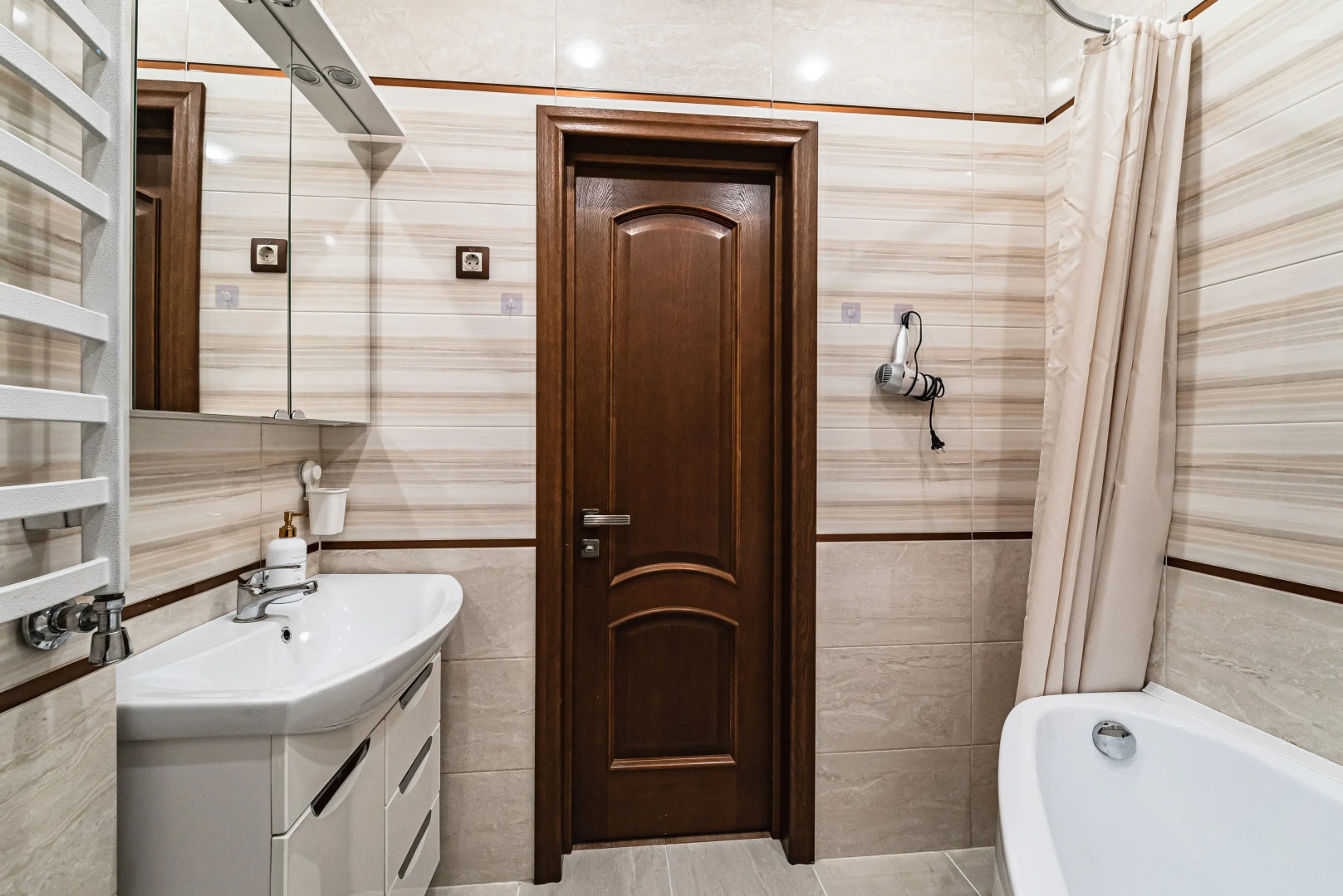 Квартира 2-х комнатная на Каштановой аллее