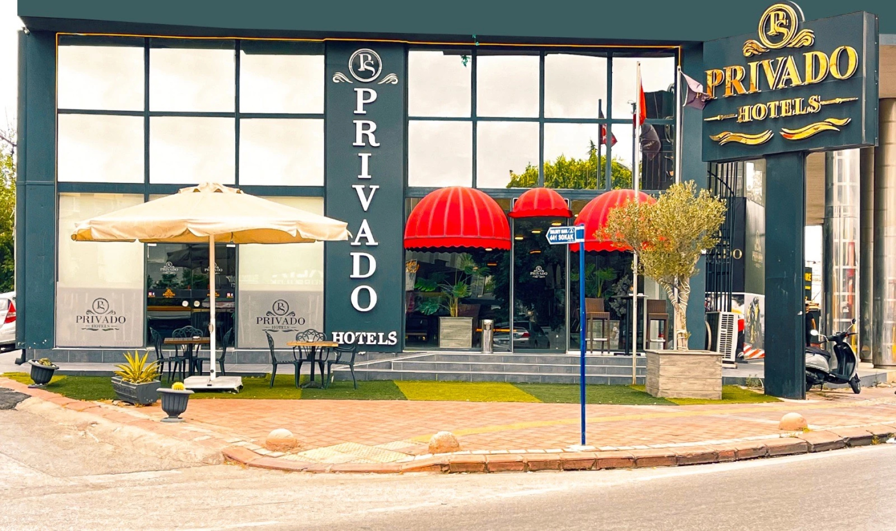 Privado Hotels